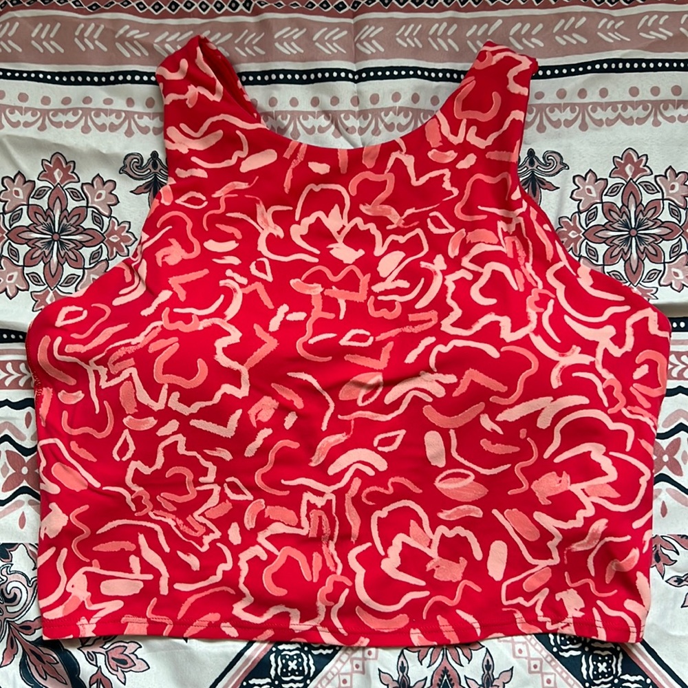 Athleta Conscious Crop